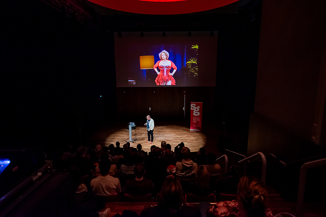 Foto-impressie | 40 jaar cabaret met Erik van Muiswinkel