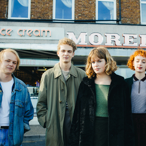 Populaire indie rockband Pip Blom treedt op: 25 april