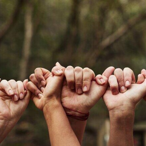 The earth shakes, people are suffering, let us help