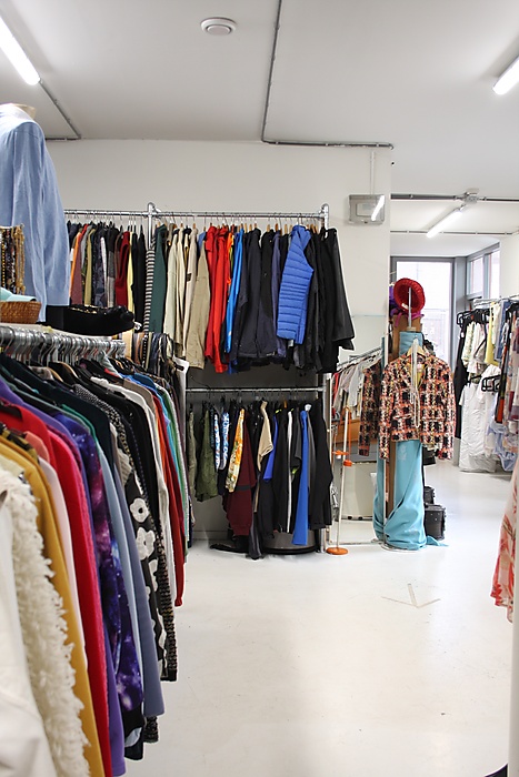 Vintage Vibes: Sustainable Treasure Hunt